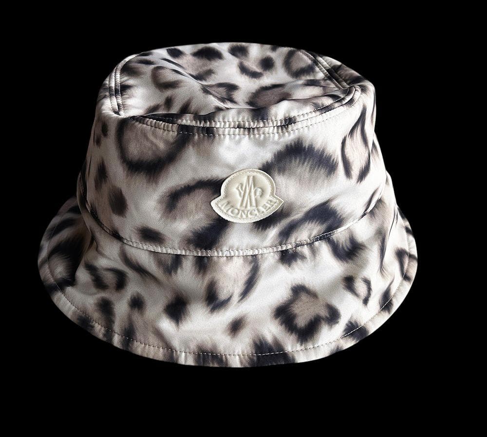 美品 MONCLERモンクレール正規品 アニマルプリント ロゴ入りバケットハット