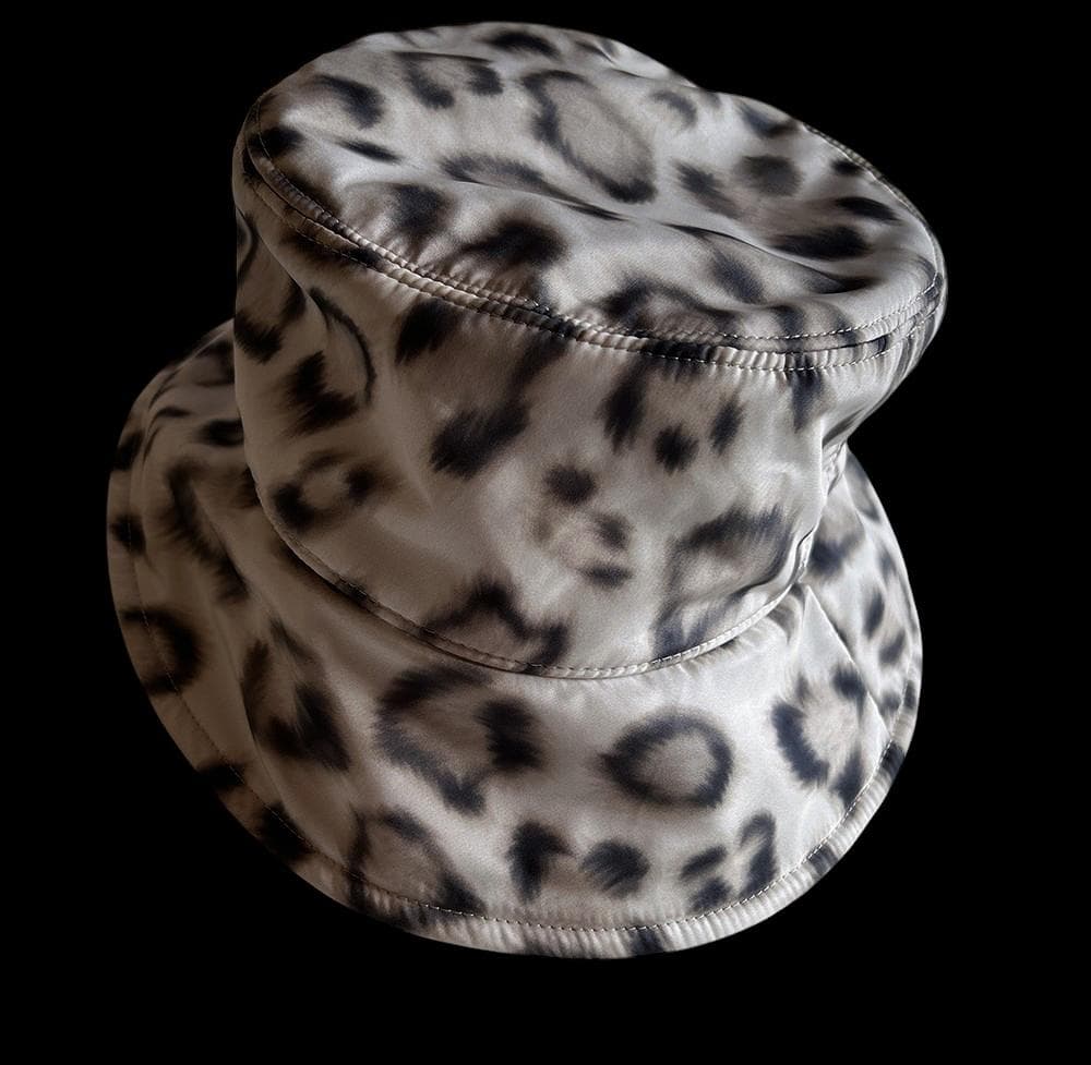 美品 MONCLERモンクレール正規品 アニマルプリント ロゴ入りバケットハット