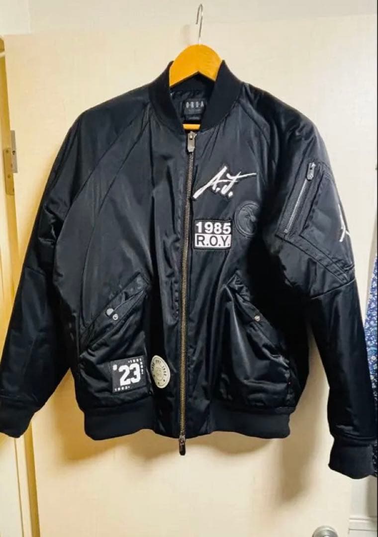 NIKE JORDAN ジョーダン　ボンバージャケット