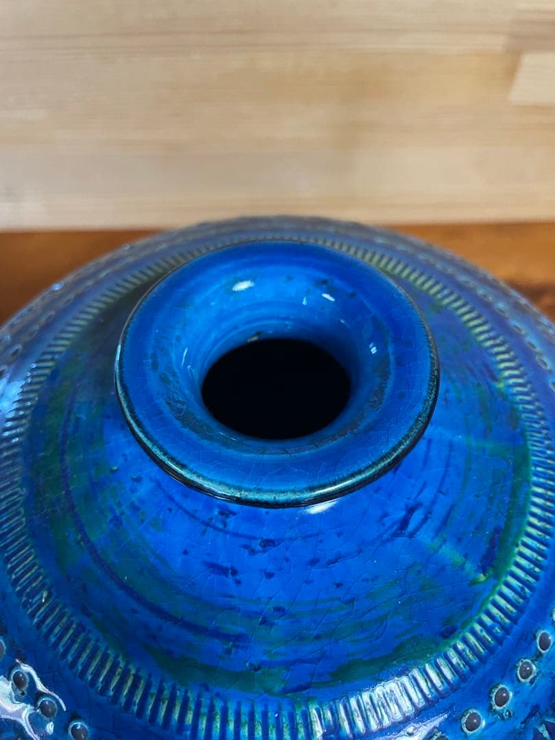 FLAVIA 青い陶器の花瓶