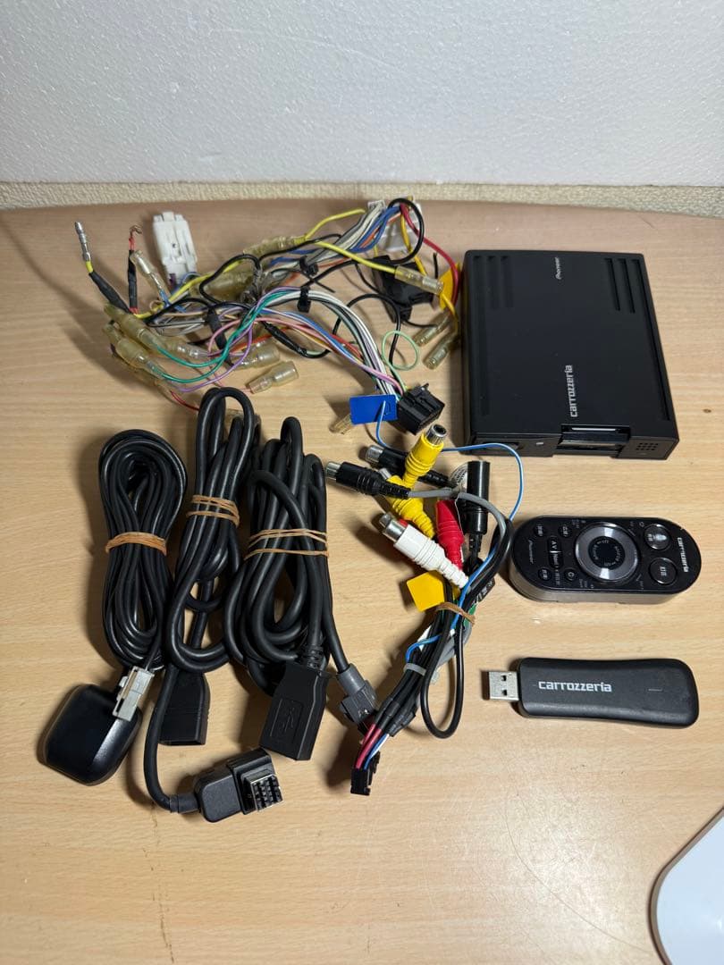 カーナビ AVIC-ZH0099w