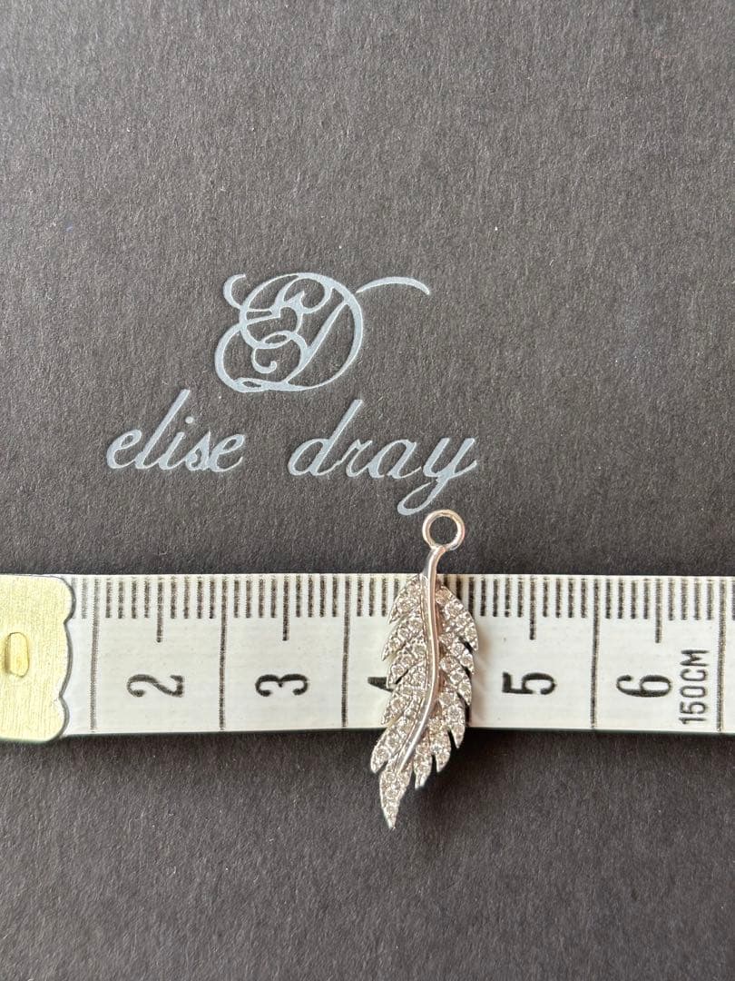 ドゥロワー　ダイヤ　羽　チャーム