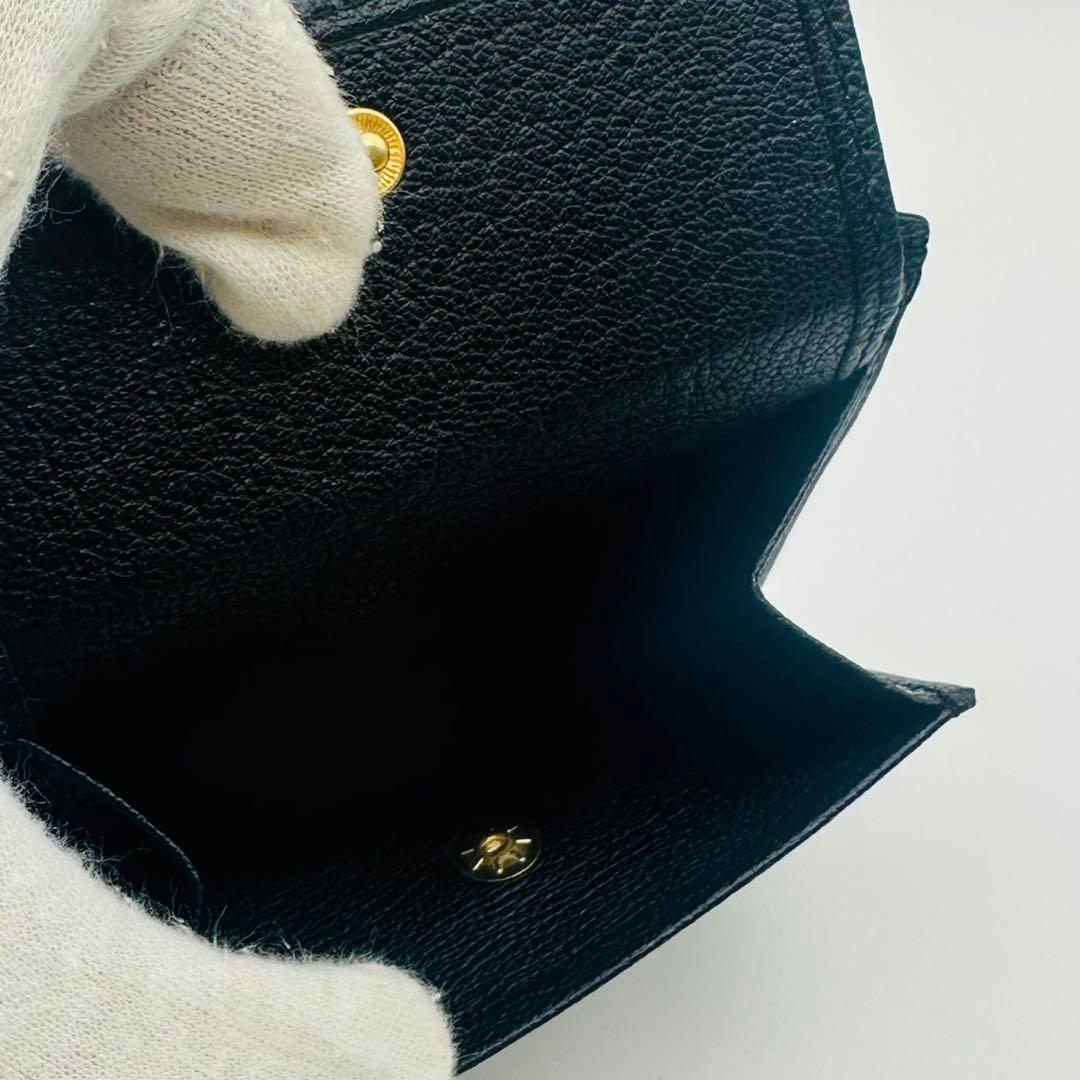 Camille Fournet カミーユフォルネ 黒レザー 二つ折り財布 型押し