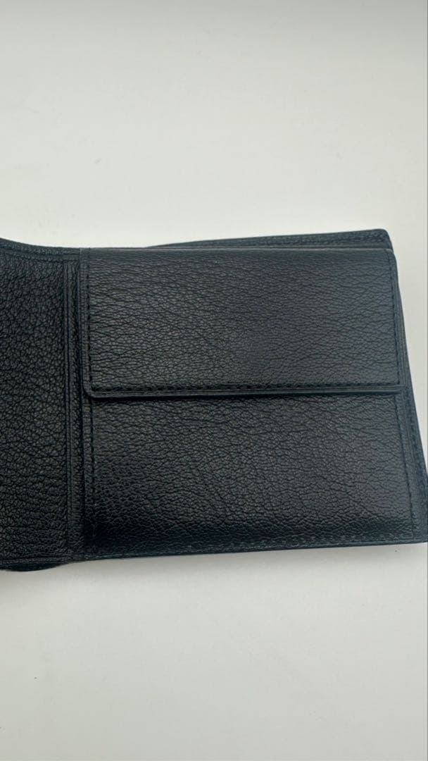 Camille Fournet カミーユフォルネ 黒レザー 二つ折り財布 型押し