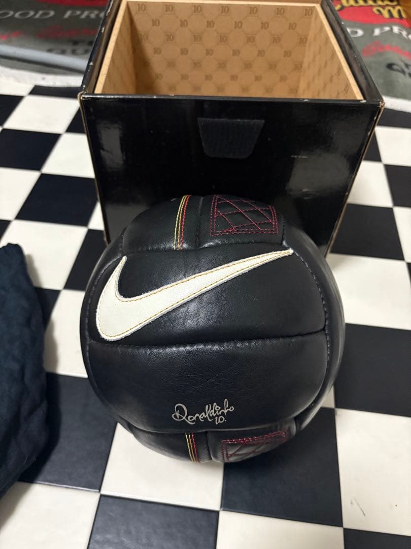 NIKE×ロナウジーニョサッカーボール限定版