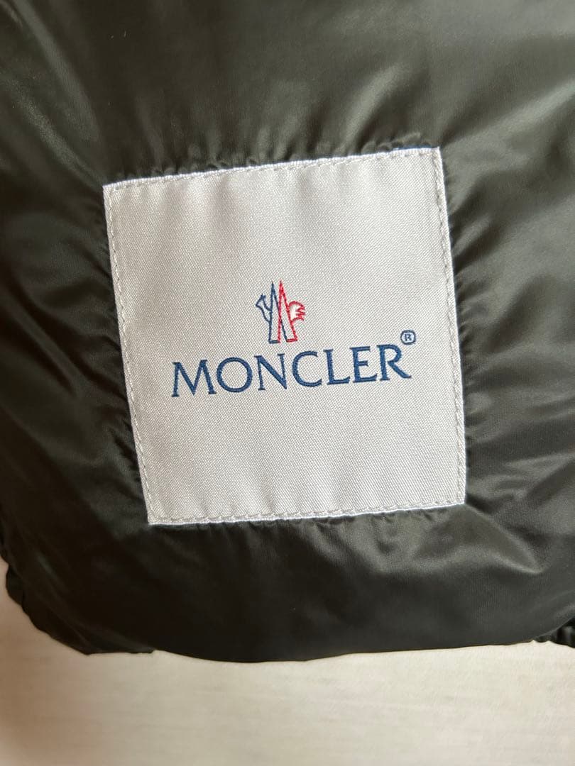 試着のみ⭐️MONCLER モンクレール⭐️サイズ1 カーキダウンベスト