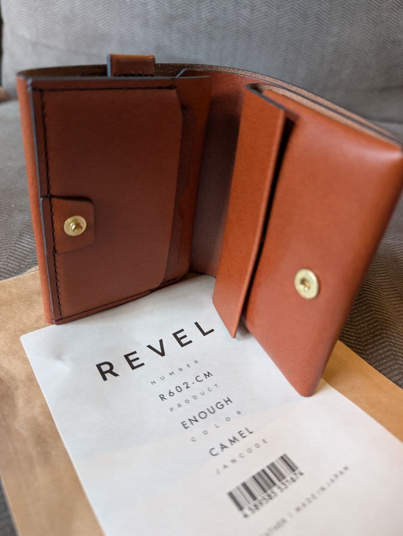 限定値下　美品　REVEL　コンパクトウォレットミニ財布　イナフ　本皮　 日本製