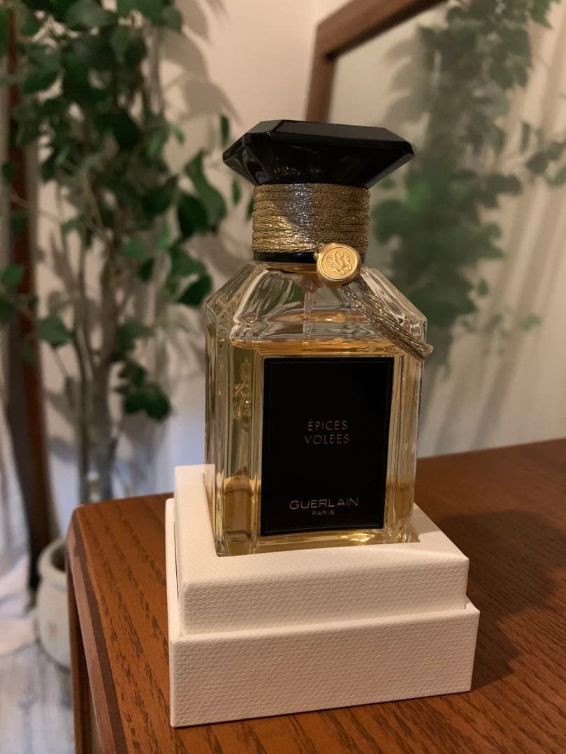 Guerlain Épices Volées ゲラン　エピスヴォレ香水