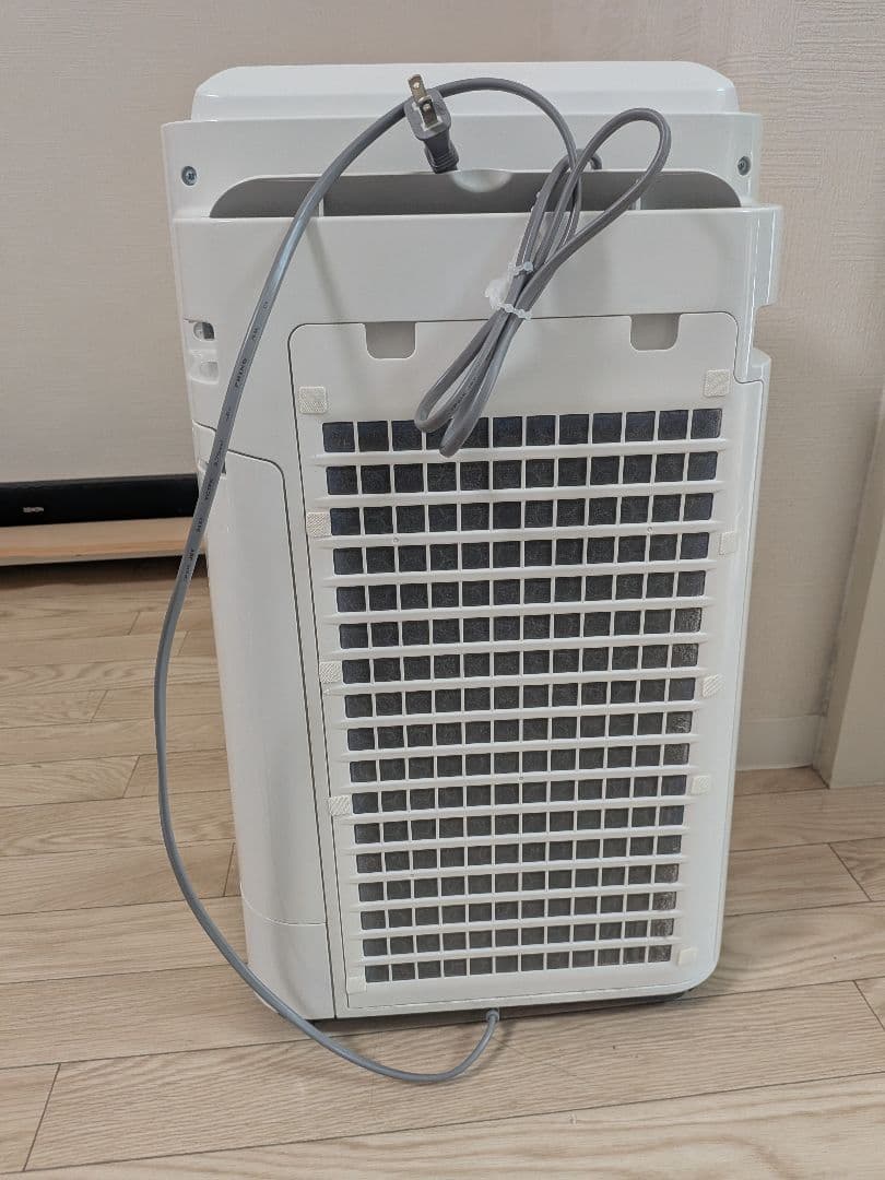 SHARP 空気清浄機 ホワイト　KC-R50-W