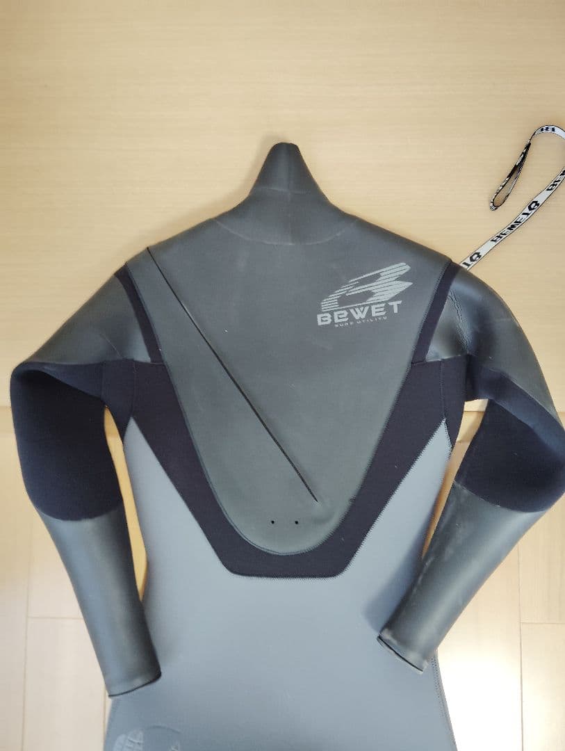 BEWET セミドライスーツ