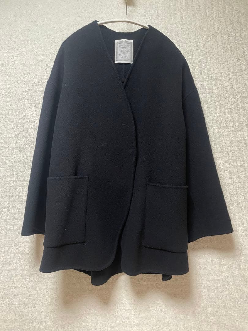 BEARDSLEYビアズリー　リバーショートコート　ブラック