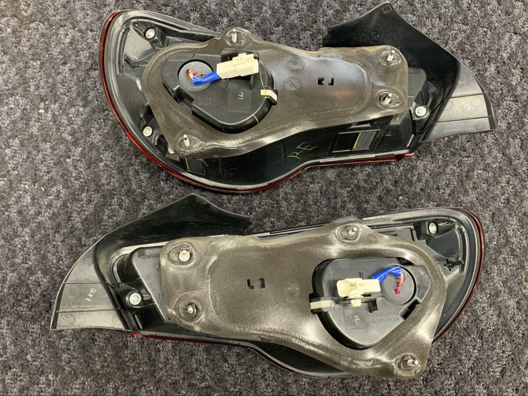 ZN6 86 後期　GTリミテッド テールランプ　純正　スモークレンズカバー付き