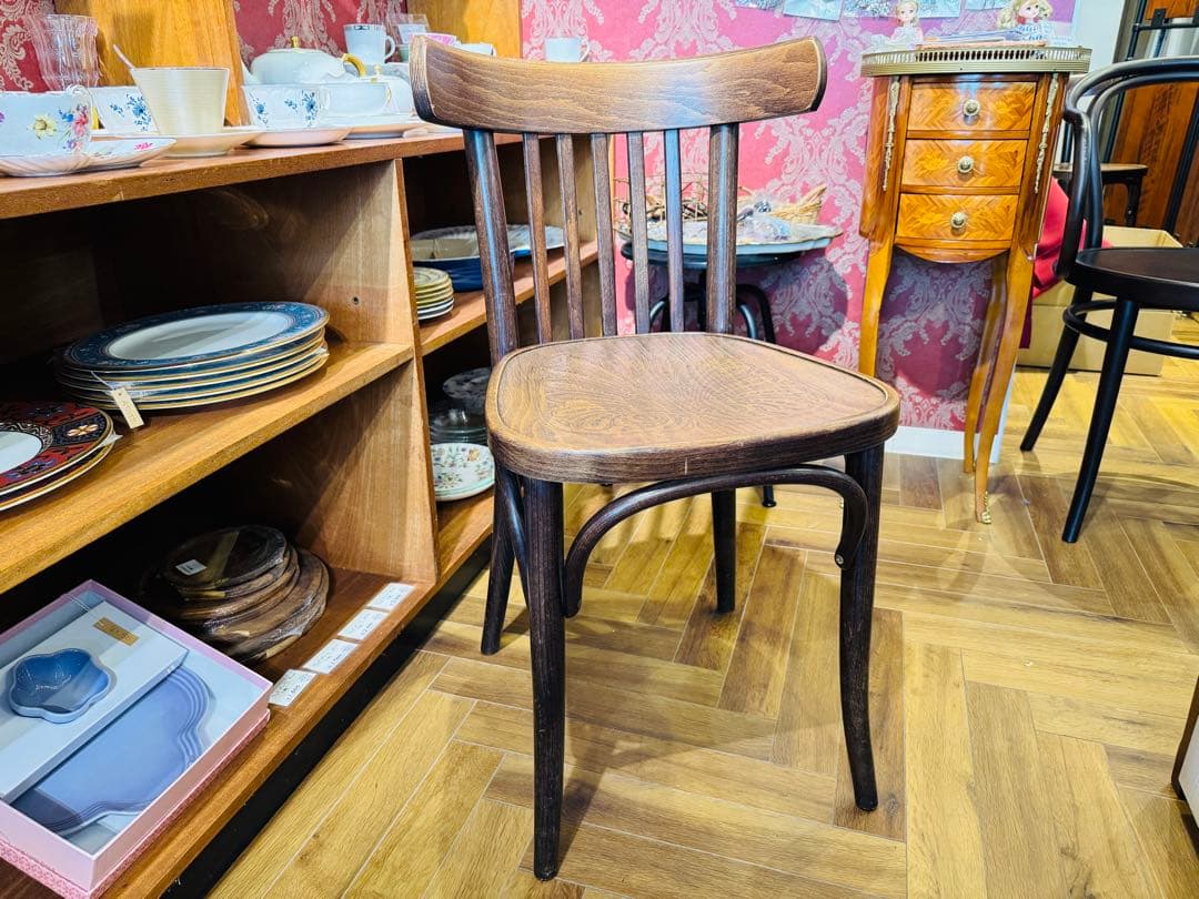 B8017【トン】 TO-63 DARK　ベントウッドチェア