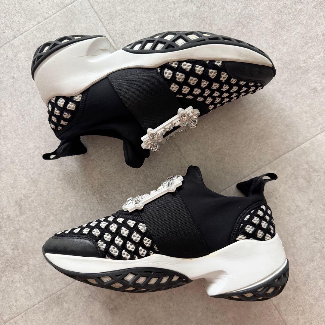 ロジェヴィヴィエ　スニーカー　クリスタルバックル　 黒　白　 37　厚底