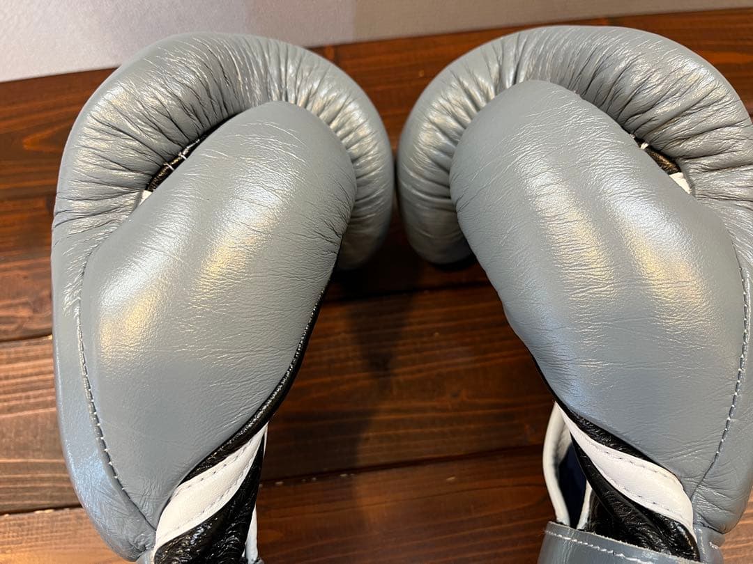 Winning オーダー ボクシンググローブ 10oz グレー／ブラック