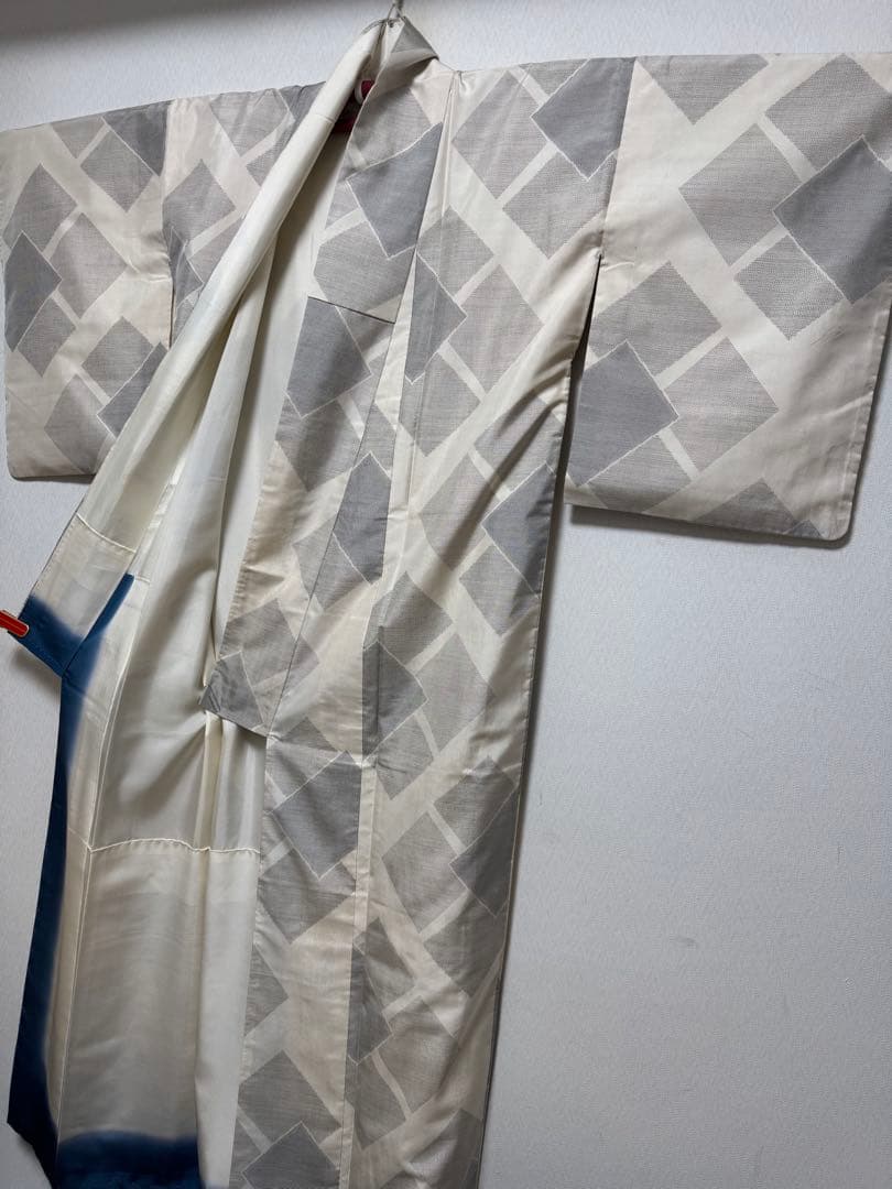 【銘品美品】「くぼた織物」本場白大島紬 白薩摩泥染「極上140亀甲 重ね色紙文様