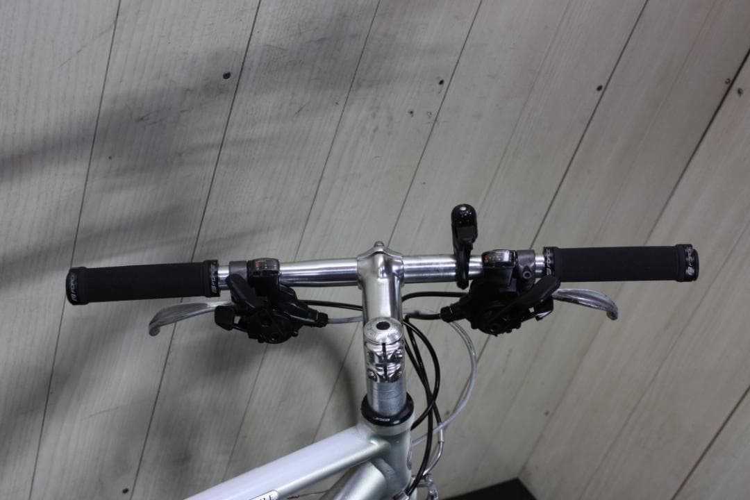 GIANT ESCAPE R3 700C 24速 430mm SILVERクロス