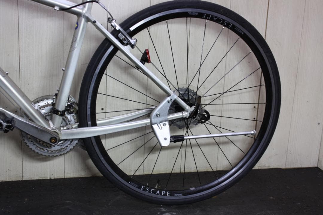 GIANT ESCAPE R3 700C 24速 430mm SILVERクロス