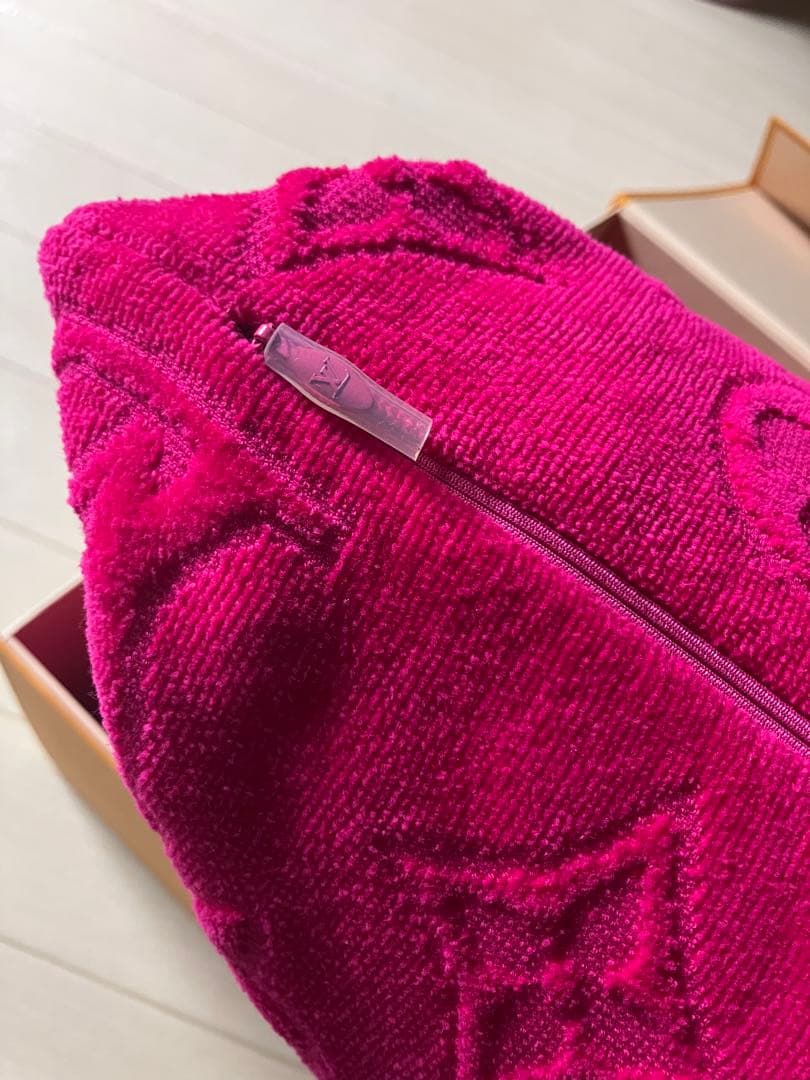 LOUIS VUITTON モノグラムクッション ピンク