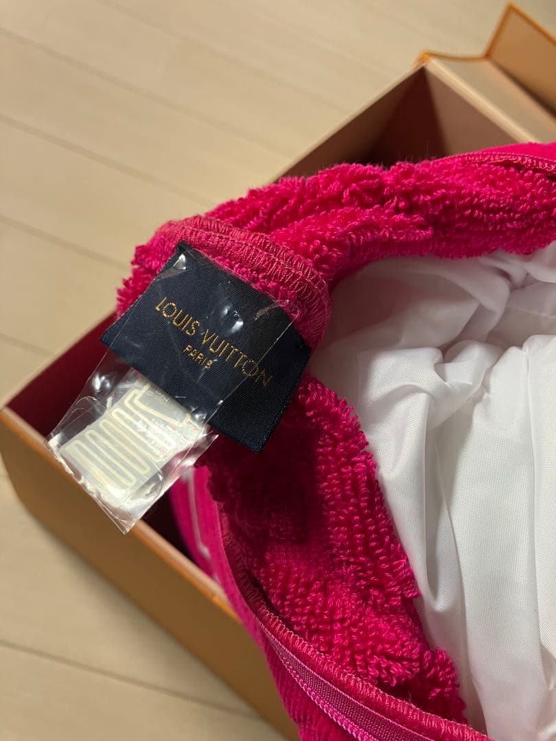 LOUIS VUITTON モノグラムクッション ピンク