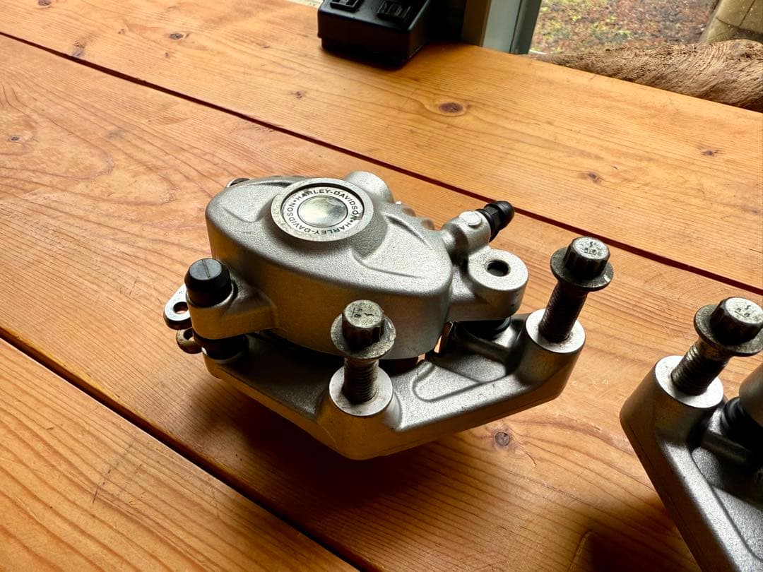 プ*ヨ様 売り切り！ハーレー　純正フロントブレーキキャリパーset メンテナンス
