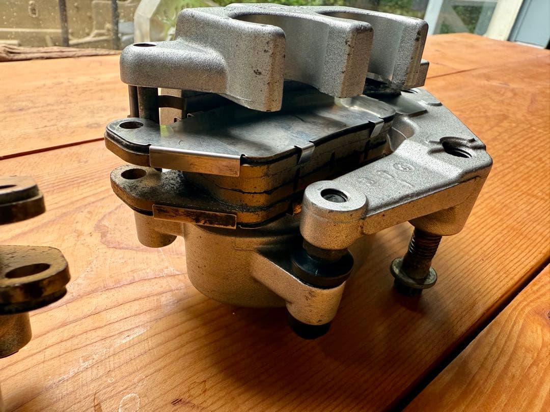 プ*ヨ様 売り切り！ハーレー　純正フロントブレーキキャリパーset メンテナンス