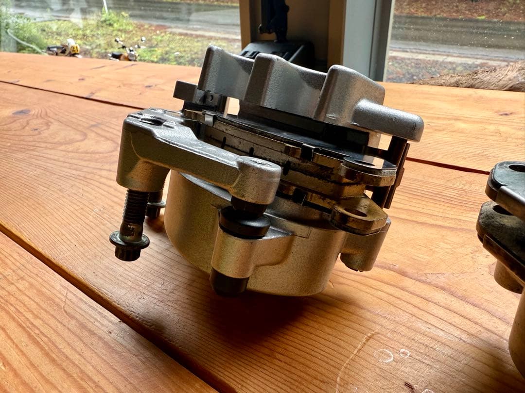 プ*ヨ様 売り切り！ハーレー　純正フロントブレーキキャリパーset メンテナンス