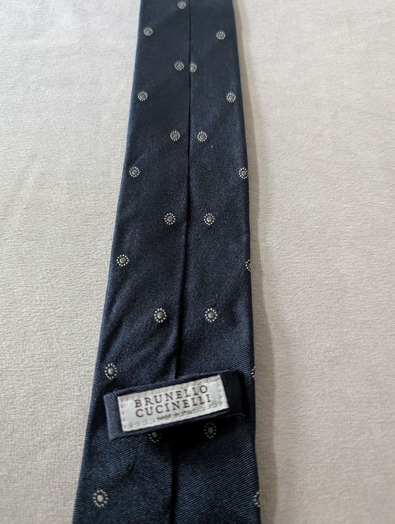 ブルネロクチネリ　シルク100タイ