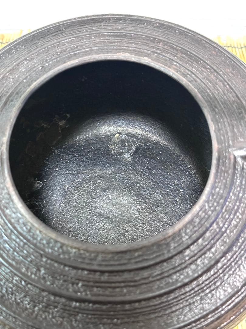 ＵＳＥＤ、美品　岩手県奥州 佐秋鋳造所 佐藤守巨造 捻鉉 糸目文様　南部鉄瓶