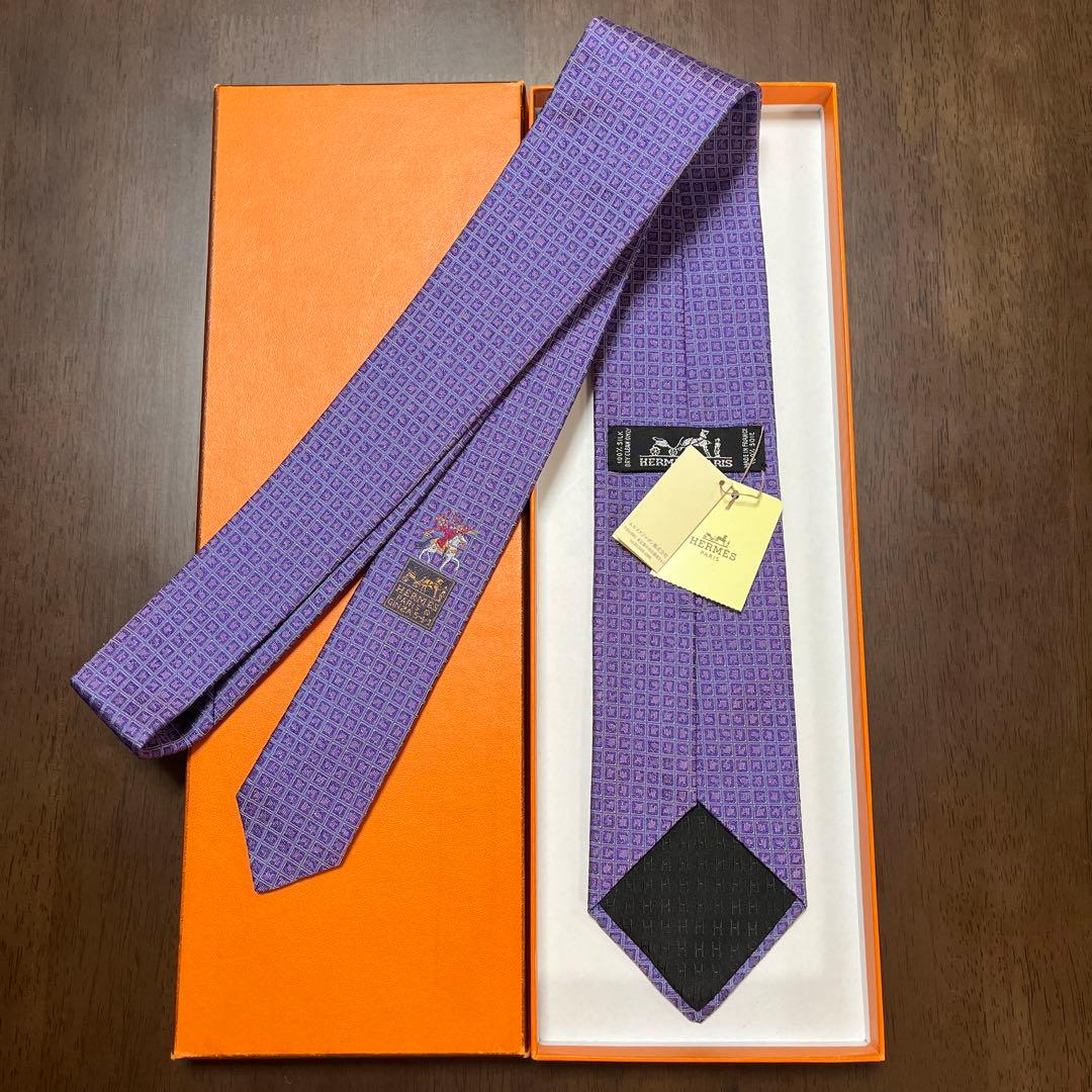 未使用タグ付　箱付袋付　エルメス　ネクタイ　紫　シルクジャガード