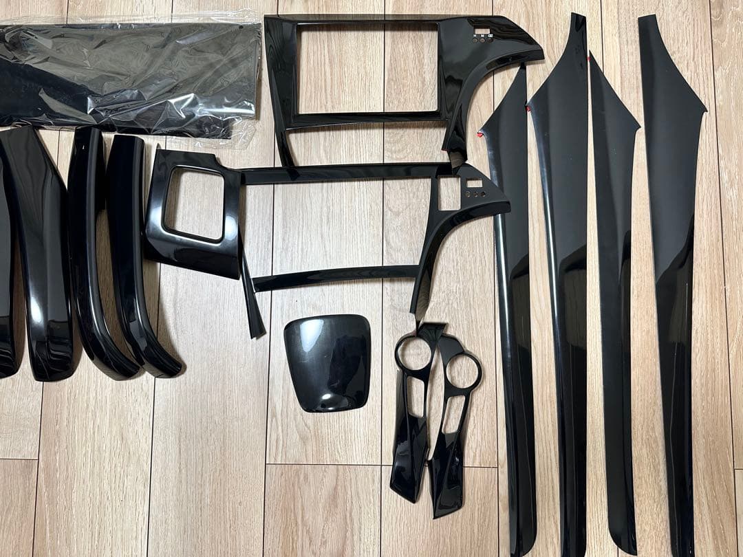 30プリウス　希少？レッドレザー　インテリアパネル一式