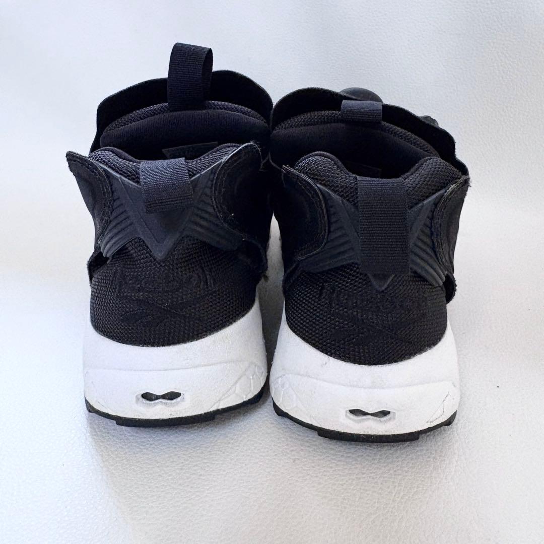 【試し履きのみ】Reebok インスタポンプフューリー ブラック 24cm
