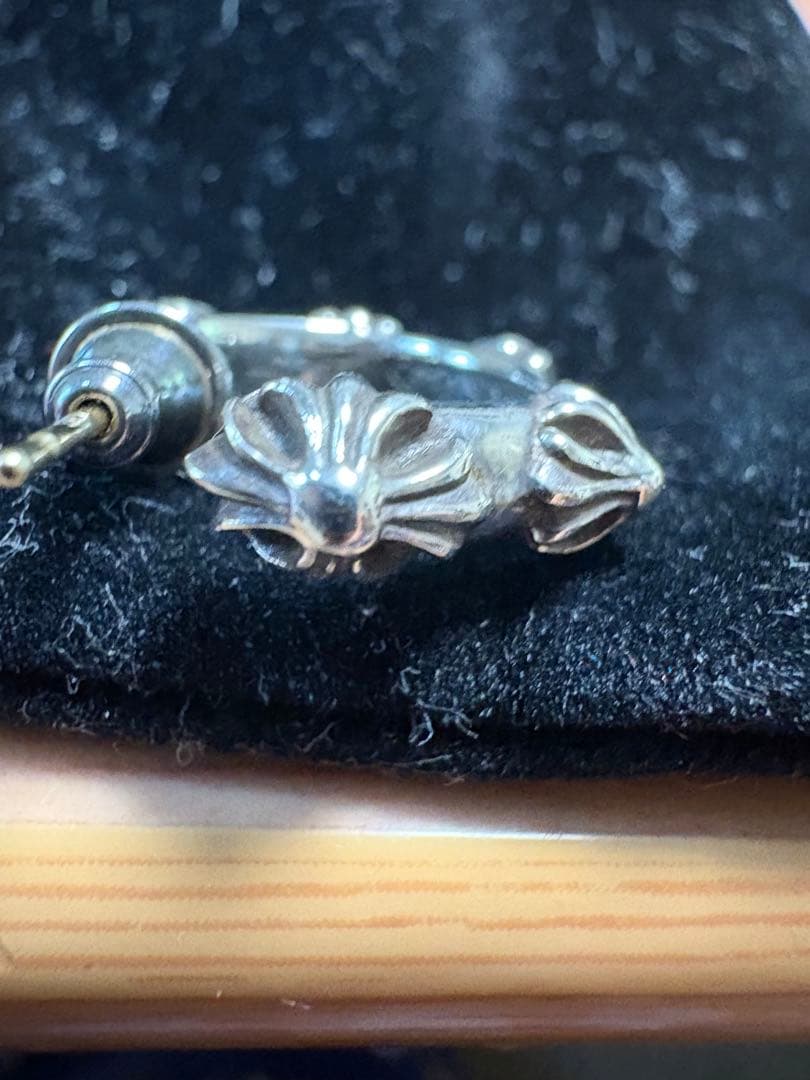 CHROME HEARTS クロスバンドフープ ピアス