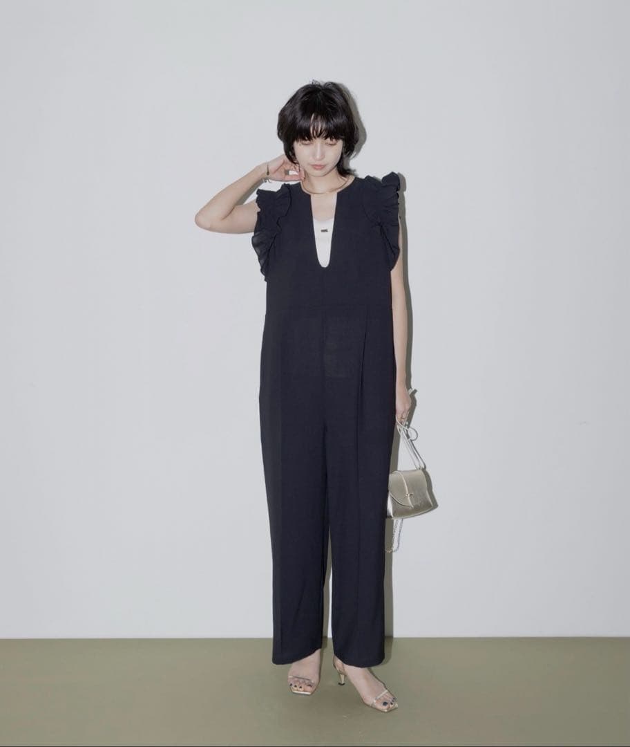 最終お値下げ！ Eimee Law フリルショルダーＵネックオールインワン