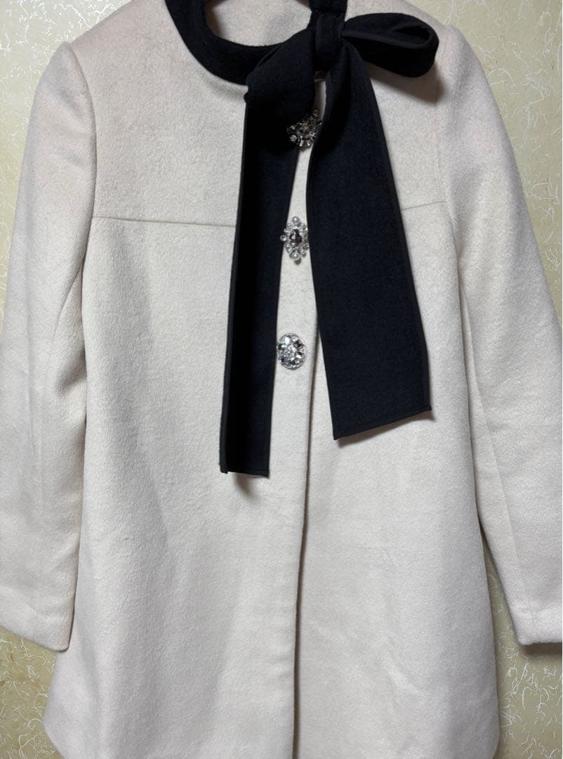 ⭐︎めるめ⭐︎ 最安値価格⭐︎リリーブラウン Aラインビジューリボンコート