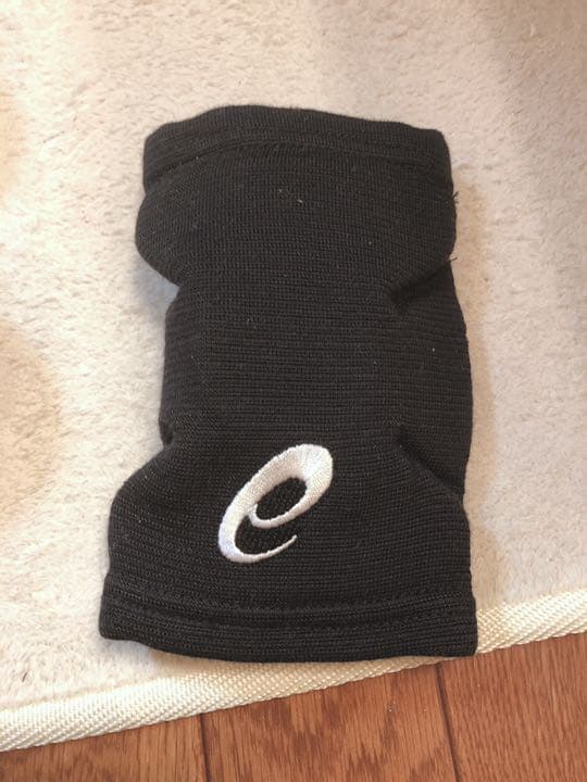 バレーシューズ・膝＆肘サポーター