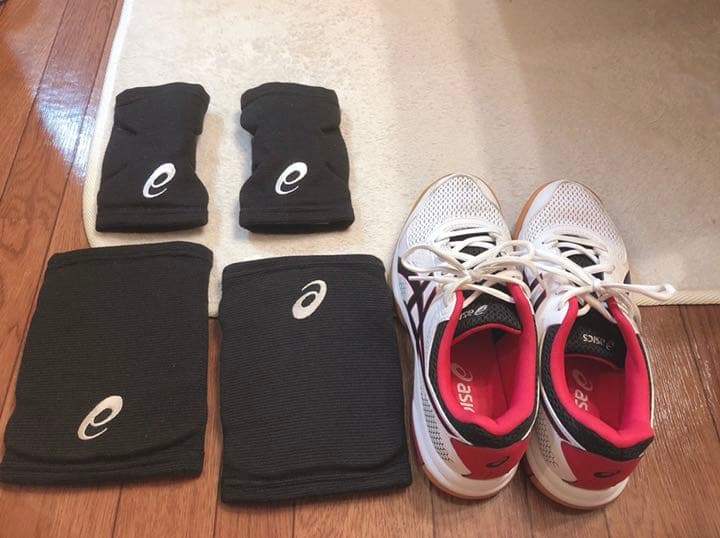 バレーシューズ・膝＆肘サポーター