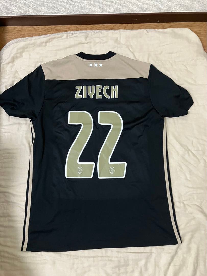 adidas 正規品　アヤックス　18-19 ユニフォーム　ツィエク