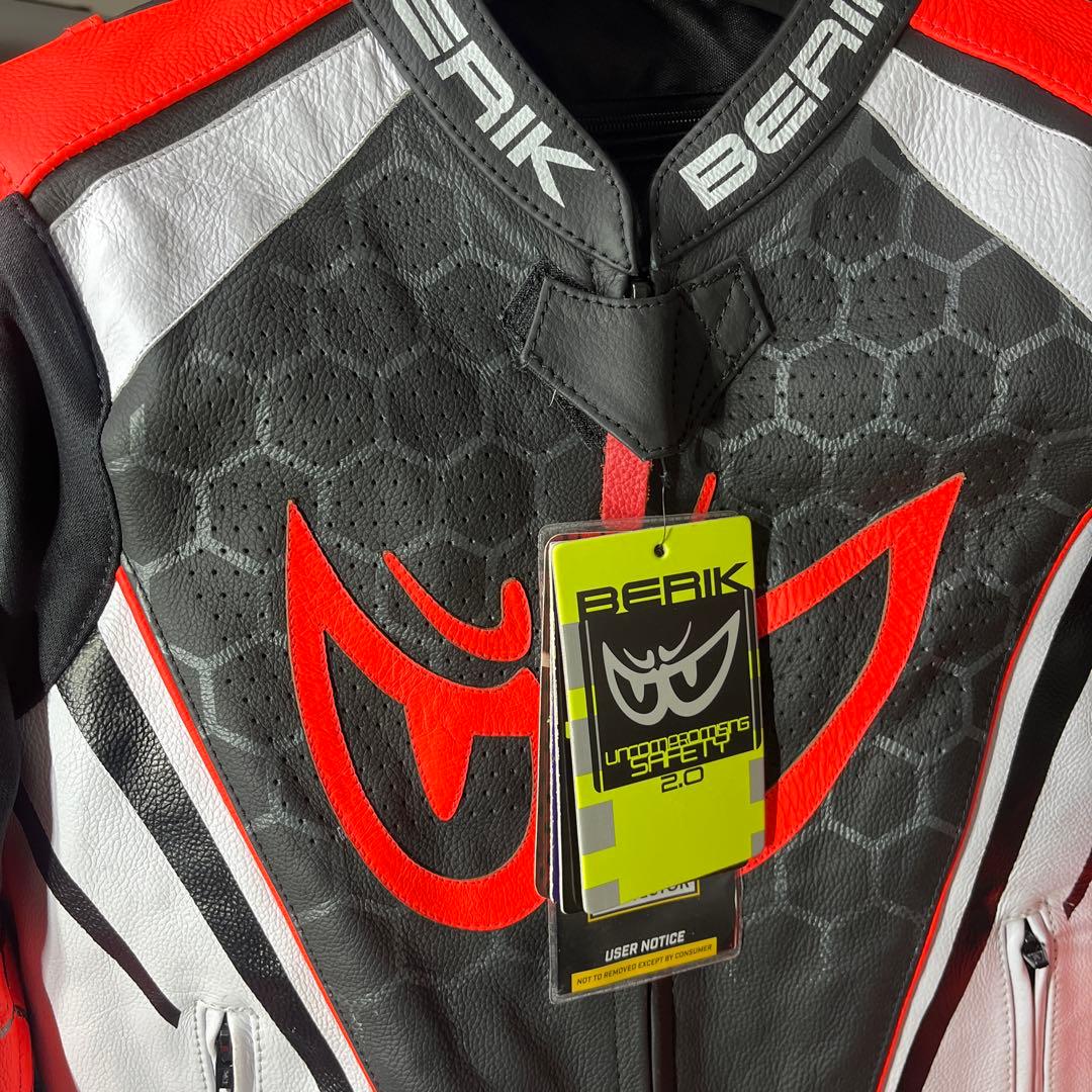 新品50BERIK RACING-GP レザージャケット 黒/赤/白