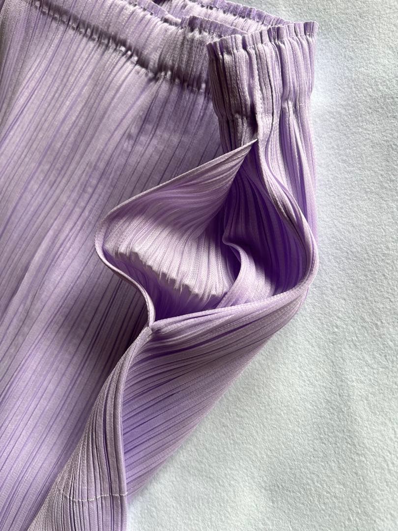 プリーツプリーズ　ハーフパンツ　新品タグ付き　紫　パープル　パンツ