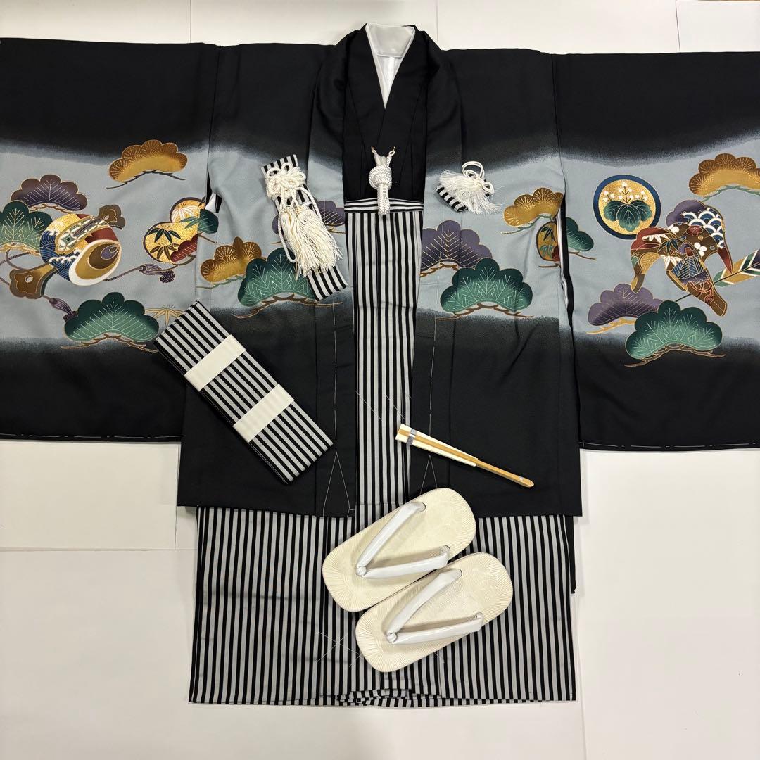 SALE　七五三　5歳男の子袴セット　黒系　キラキラ家紋　鷹　打ち出の小槌　新品
