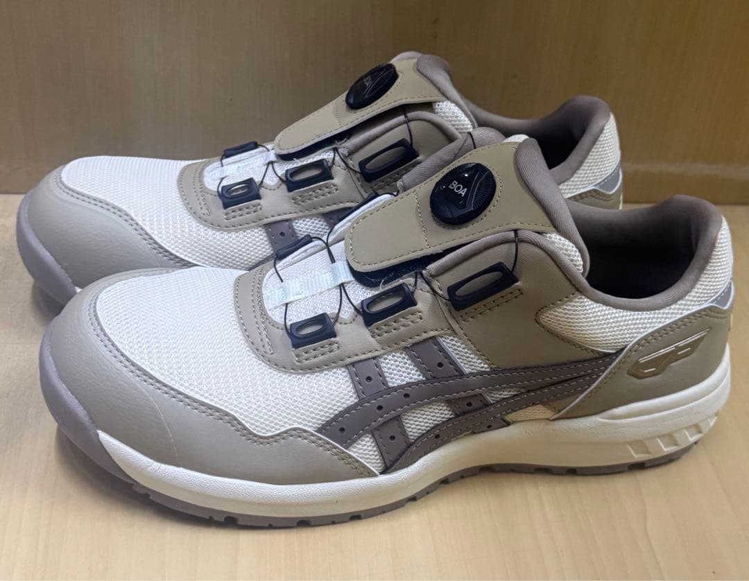 72 asics アシックス　CP209 105 安全靴　クリーム×トープグレー