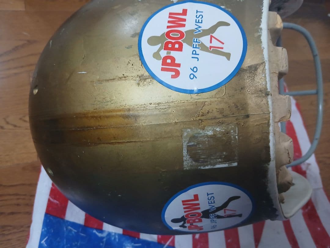 アメリカンフットボール　ヘルメット中古
