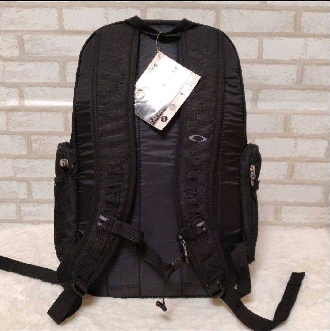 未使用 OAKLEY ノートPCリュックarchive 廃盤 マルチポケット