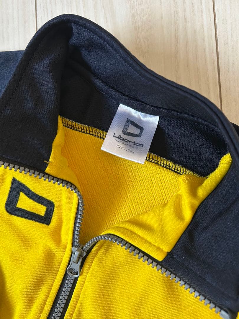 美品　リベルタ　サッカースクール　ジャージ上下 115cm