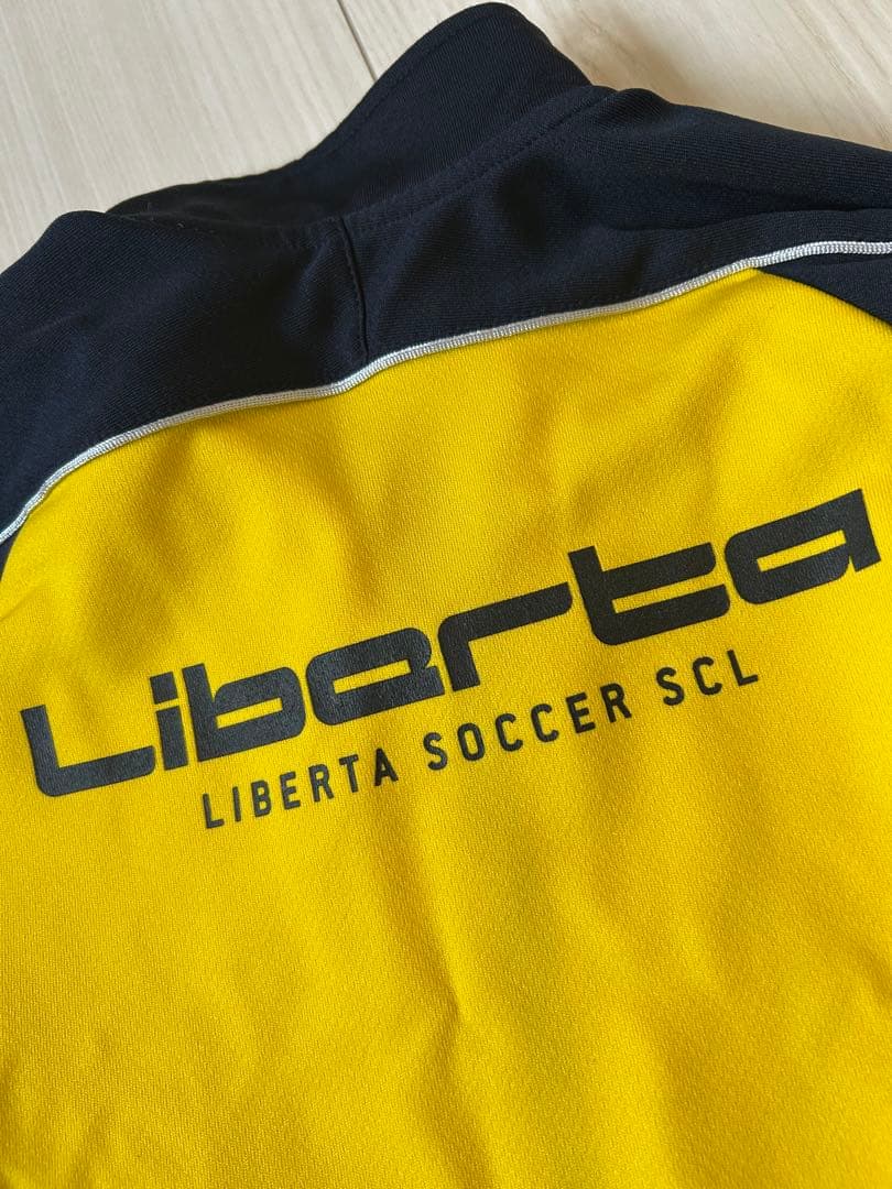 美品　リベルタ　サッカースクール　ジャージ上下 115cm