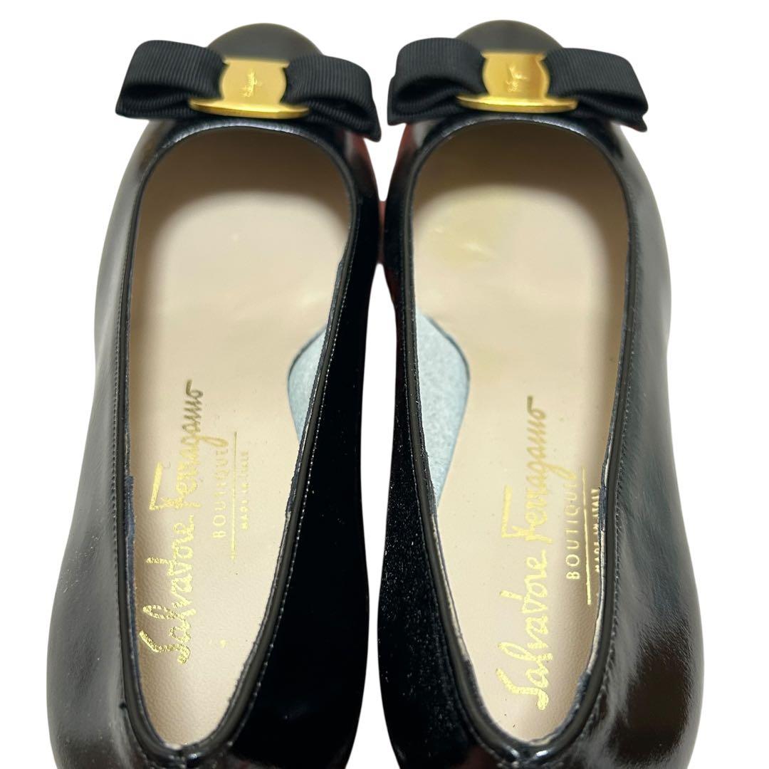 未使用品　salvatore ferragamo ヴァラリボンパンプス　ブラック
