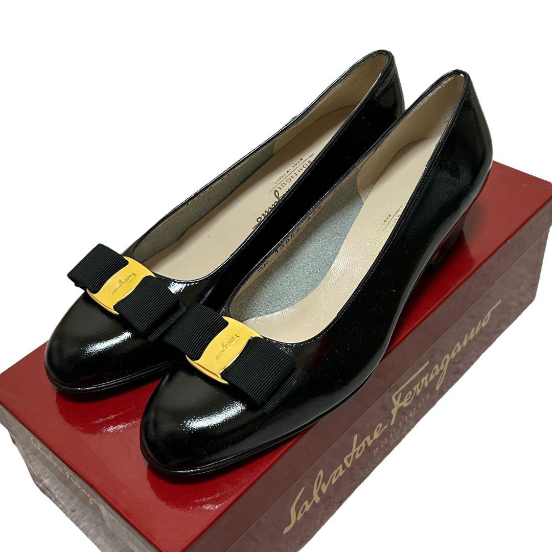 未使用品　salvatore ferragamo ヴァラリボンパンプス　ブラック