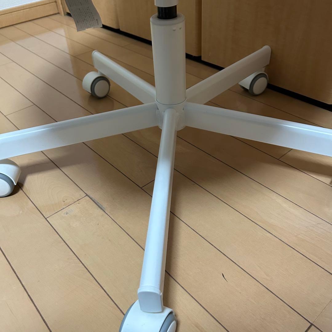 IKEA SKRUVSTA スクルーヴスタ デスクチェア 椅子 白 ホワイト