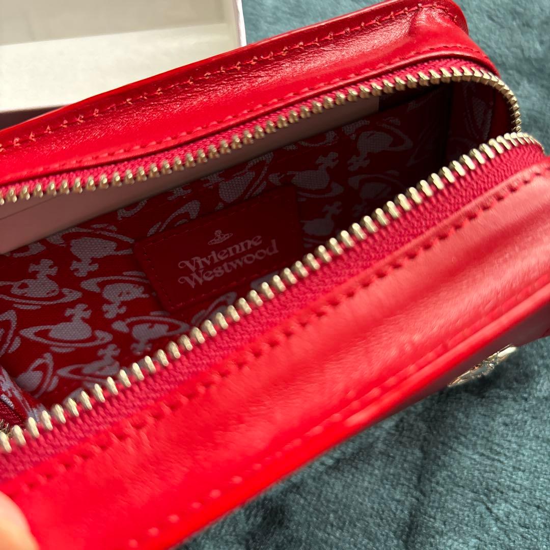 セール！Vivienne Westwood マルチケース 赤